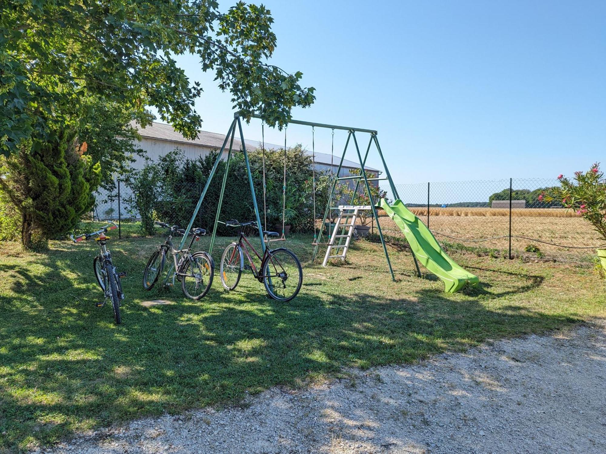 Renovee A 1h De Paris, Avec Jardin Clos, 4 Et Equipements Familiaux - Fr-1-590-164 * Treilles-en-Gâtinais