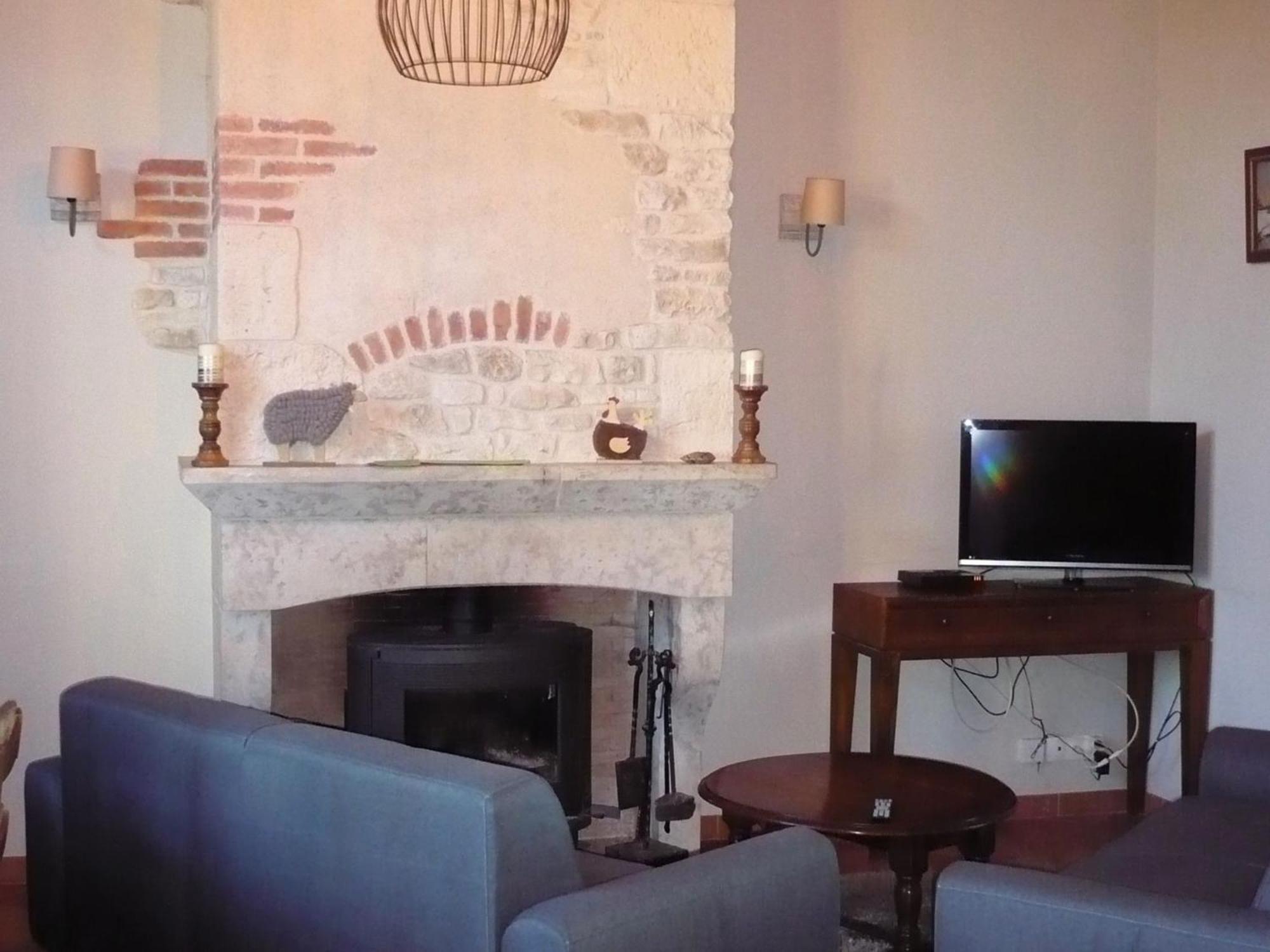 Renovee A 1h De Paris, Avec Jardin Clos, 4 Et Equipements Familiaux - Fr-1-590-164 *