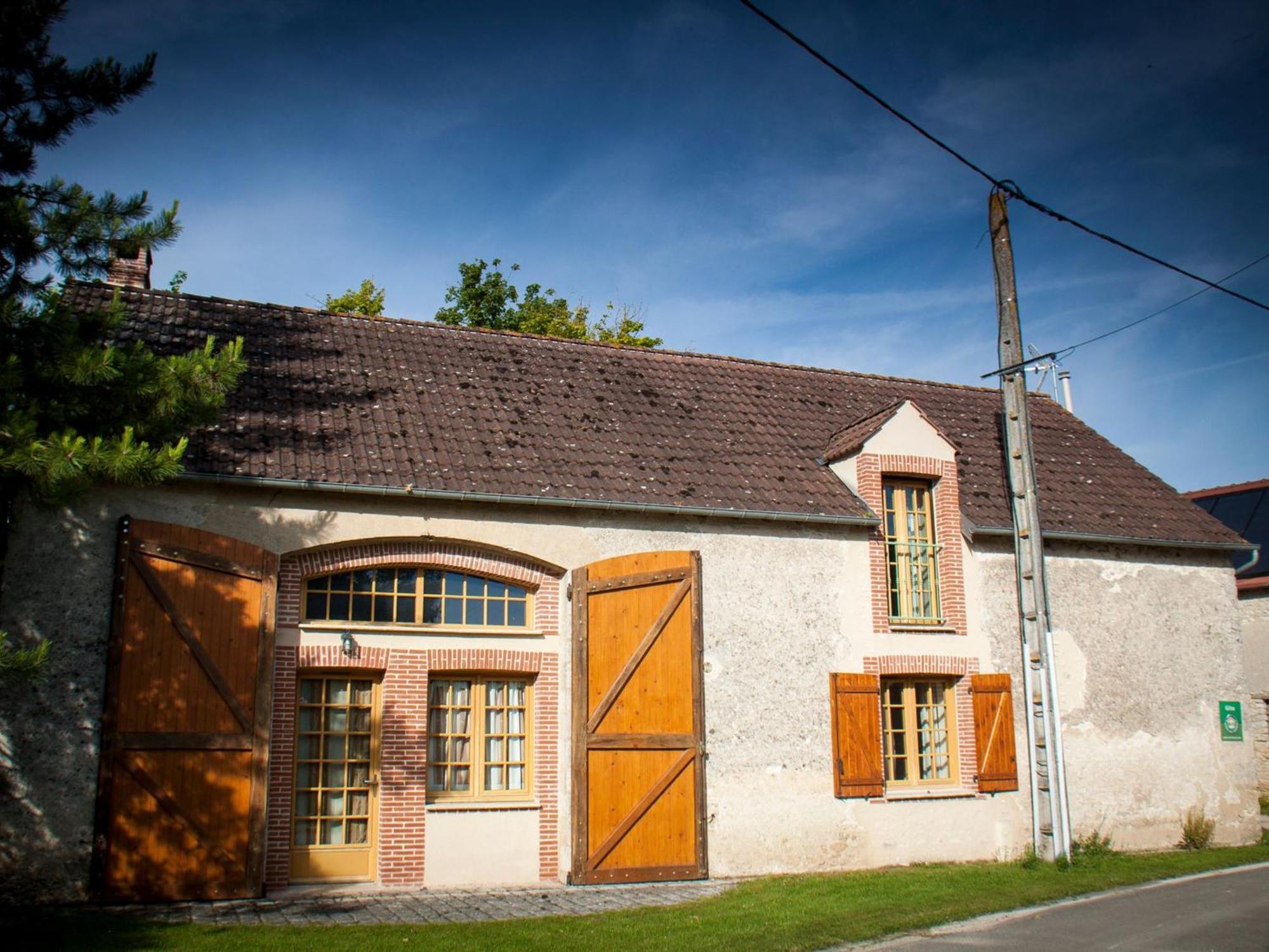 Renovee A 1h De Paris, Avec Jardin Clos, 4 Et Equipements Familiaux - Fr-1-590-164 * Treilles-en-Gâtinais